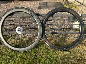 Brugt Scope S4 carbone 45mm 2024 bike — billede 1 af 3