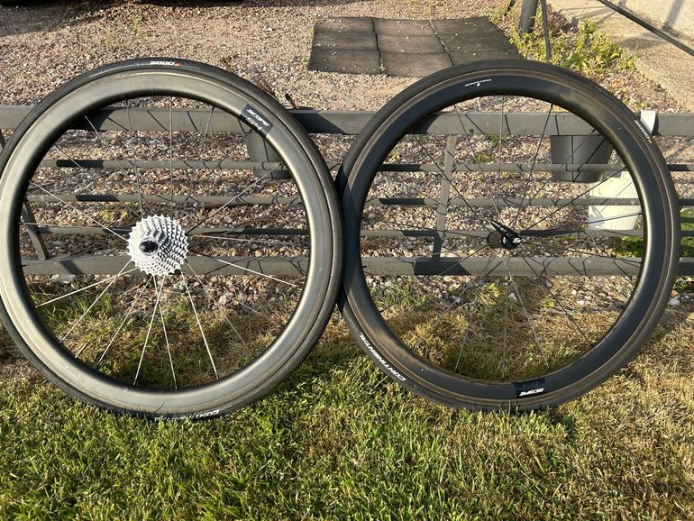 Brugt Scope S4 carbone 45mm 2024 bike — billede 1 af 3