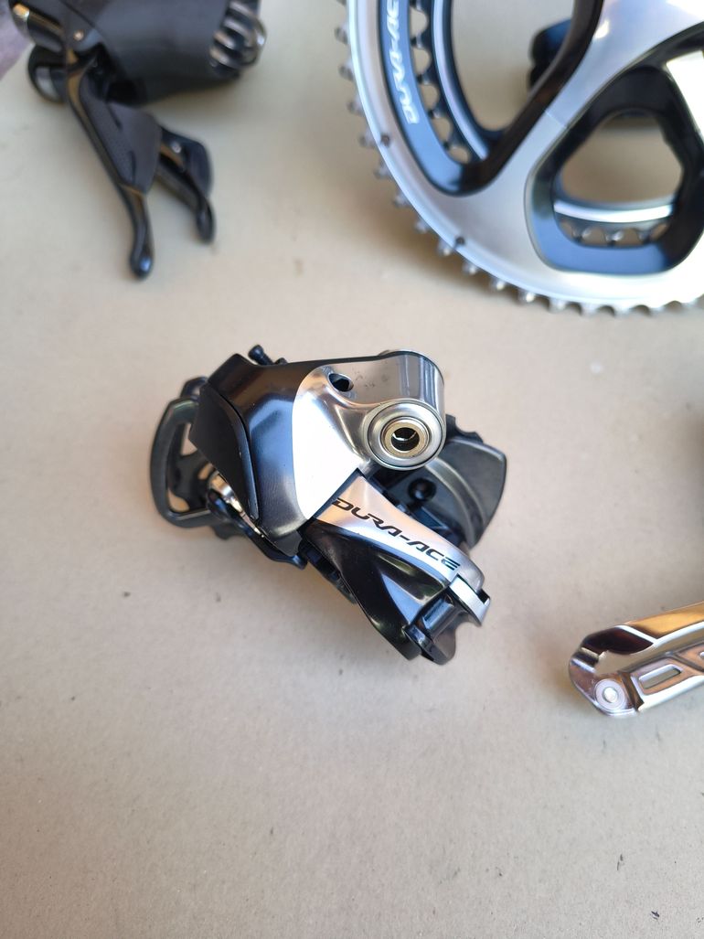 Shimano Dura-Ace Di2 9070 2013