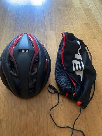 Tweedehands MET TRENTA 2024 Cycling Accessories
