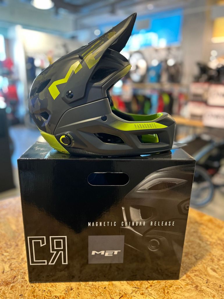 O'Neill Parachute Mcr Mips 2024