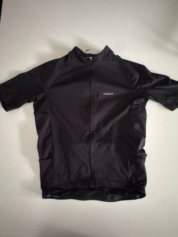 Used Triban 2022 bike — image 1 of 2