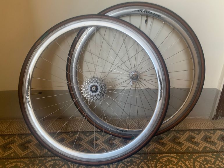 カンパニョーロ　ATLANTA96 リム　ビンテージ　campagnolo カンパニョーロ ATLANTA96 リム ビンテージ campagnolo そんなものは