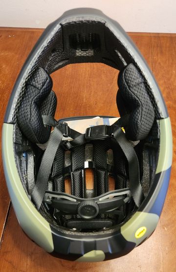 Used Bluegrass Vanguard Core Edition MIPS 2025 bike — image 6 of 6