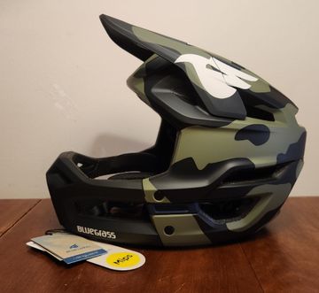 Used Bluegrass Vanguard Core Edition MIPS 2025 bike — image 5 of 6