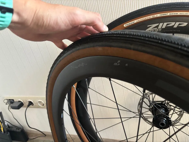 Used Zipp 303s 700c 2024 bike — image 3 of 5