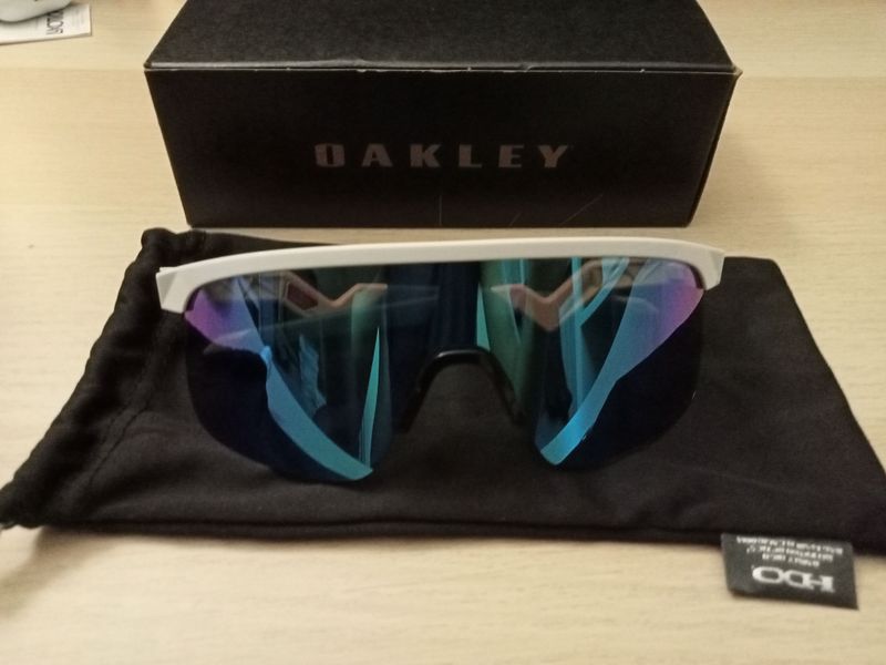 Used Oakley Resistor sweep (youth fit) 2024 Cycling Accessories