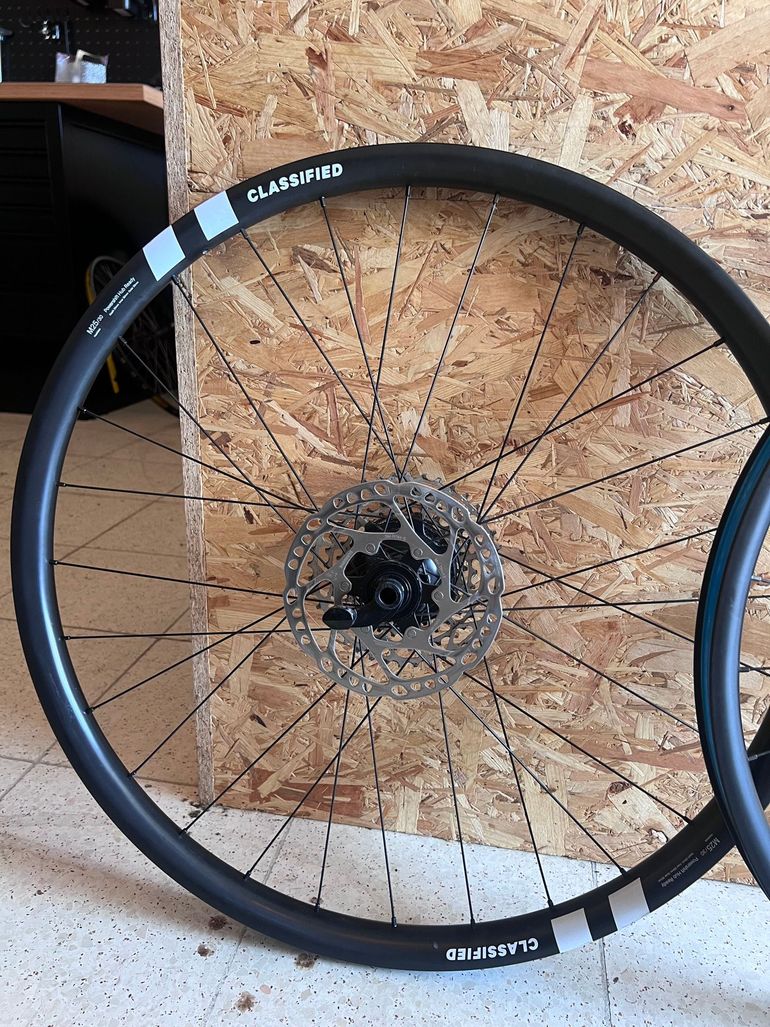 Used Classified M25 2024 bike — image 8 of 9