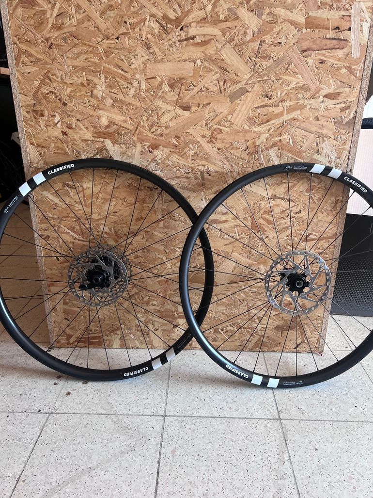 Used Classified M25 2024 bike — image 1 of 9