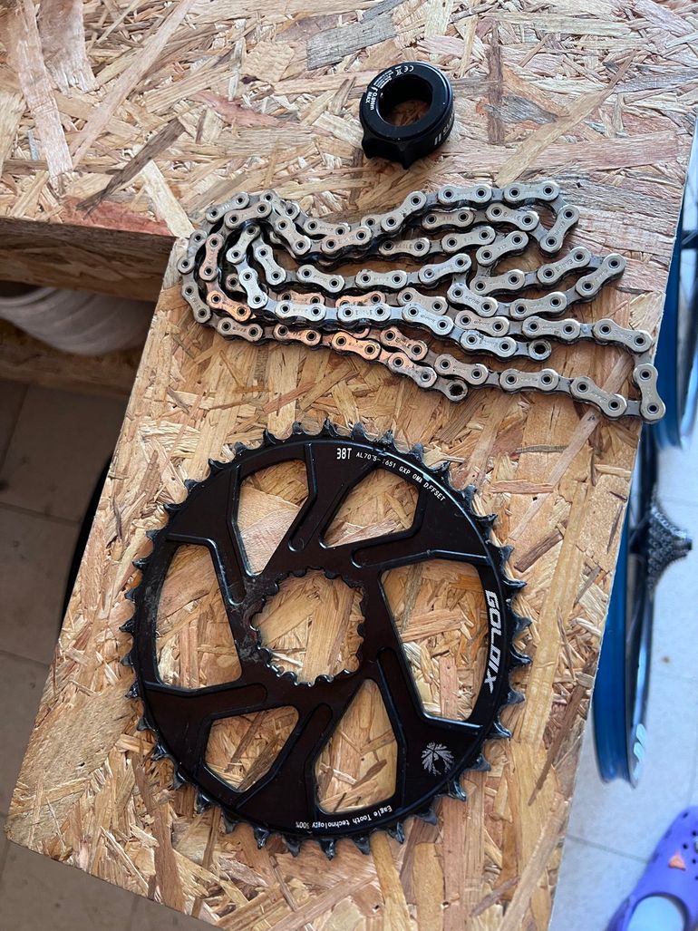 Used Classified M25 2024 bike — image 2 of 9