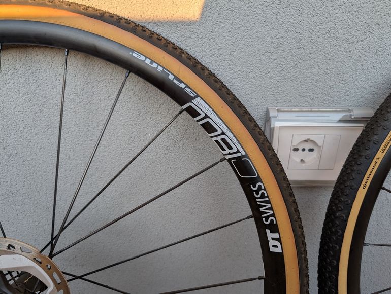 Used Dt Swiss C1800 Spline 2022 bike — image 4 of 8