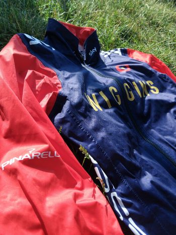Used Rapha Team Wiggins Rain Jacket 2016 bike — image 2 of 8