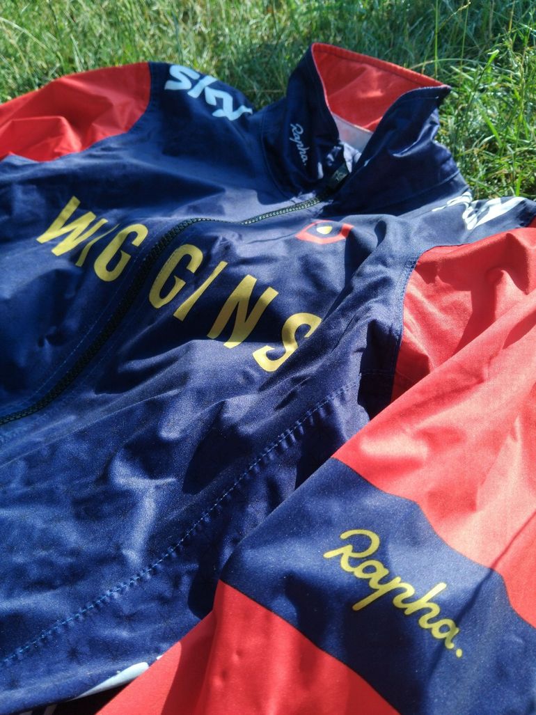 Used Rapha Team Wiggins Rain Jacket 2016 bike — image 3 of 8