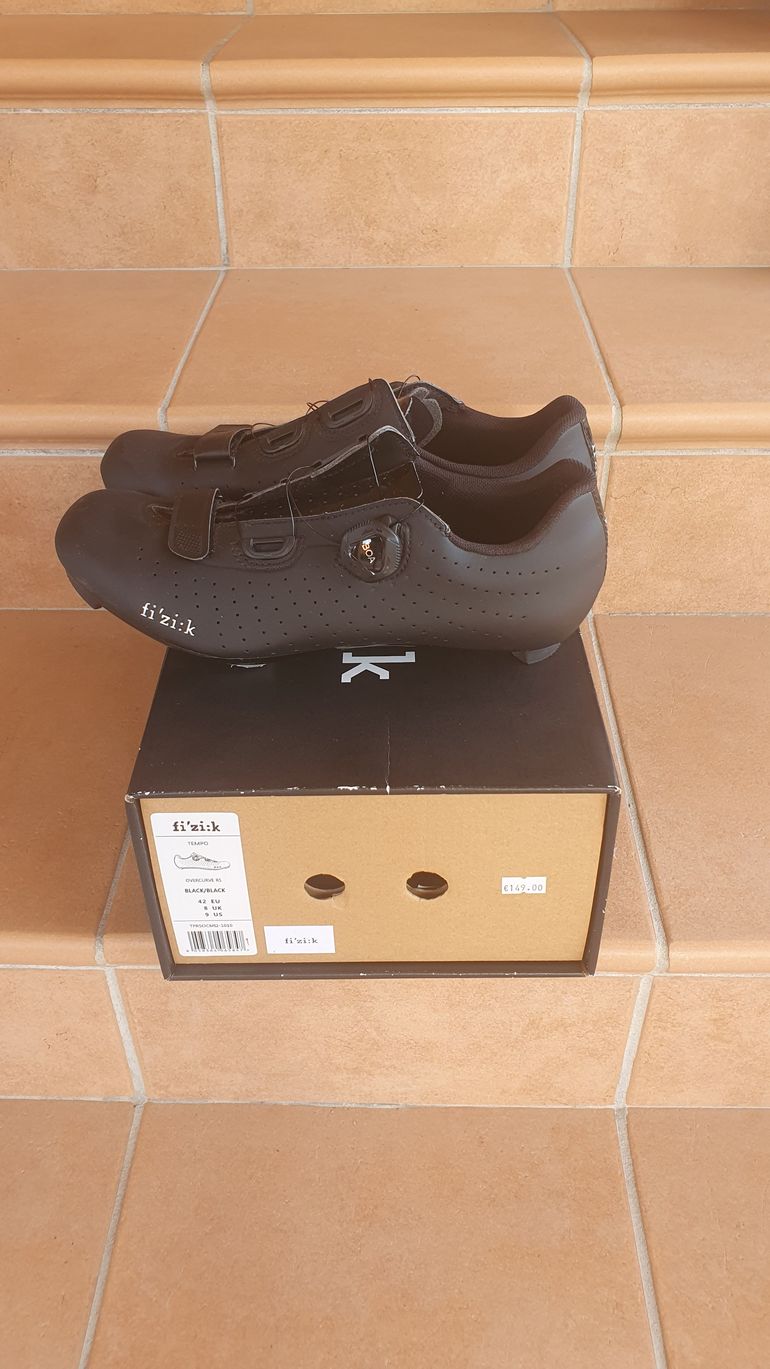 Used Fizik TEMPO OVERCURVE R5 2021 bike — image 1 of 4