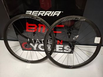 Used Basalt Wheels 38 0000 bike — image 1 of 2