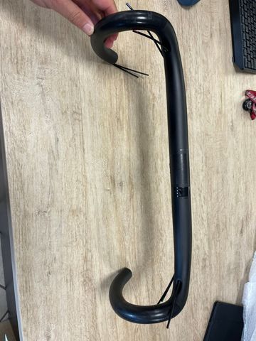 Używany Lapierre MANUBRIO FULL CARBON 42C/C CON FORI NUOVO 2025 Cockpit