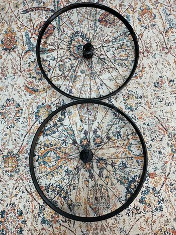 Used Specialized Alu 2023 bike — image 1 of 6