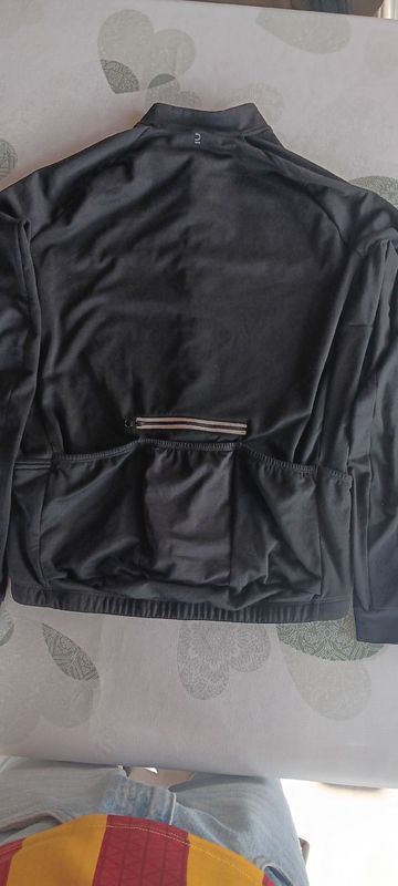 Used Van Rysel basic wintervest 2023 bike — image 2 of 2