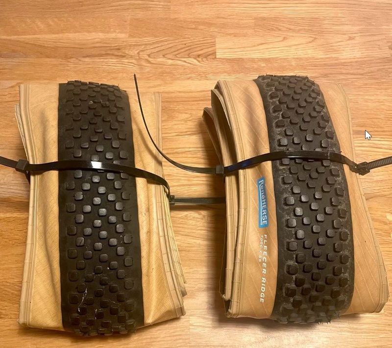 Gebrauchtes Rene Herse Fleecer Ridge Tyres & Tubes