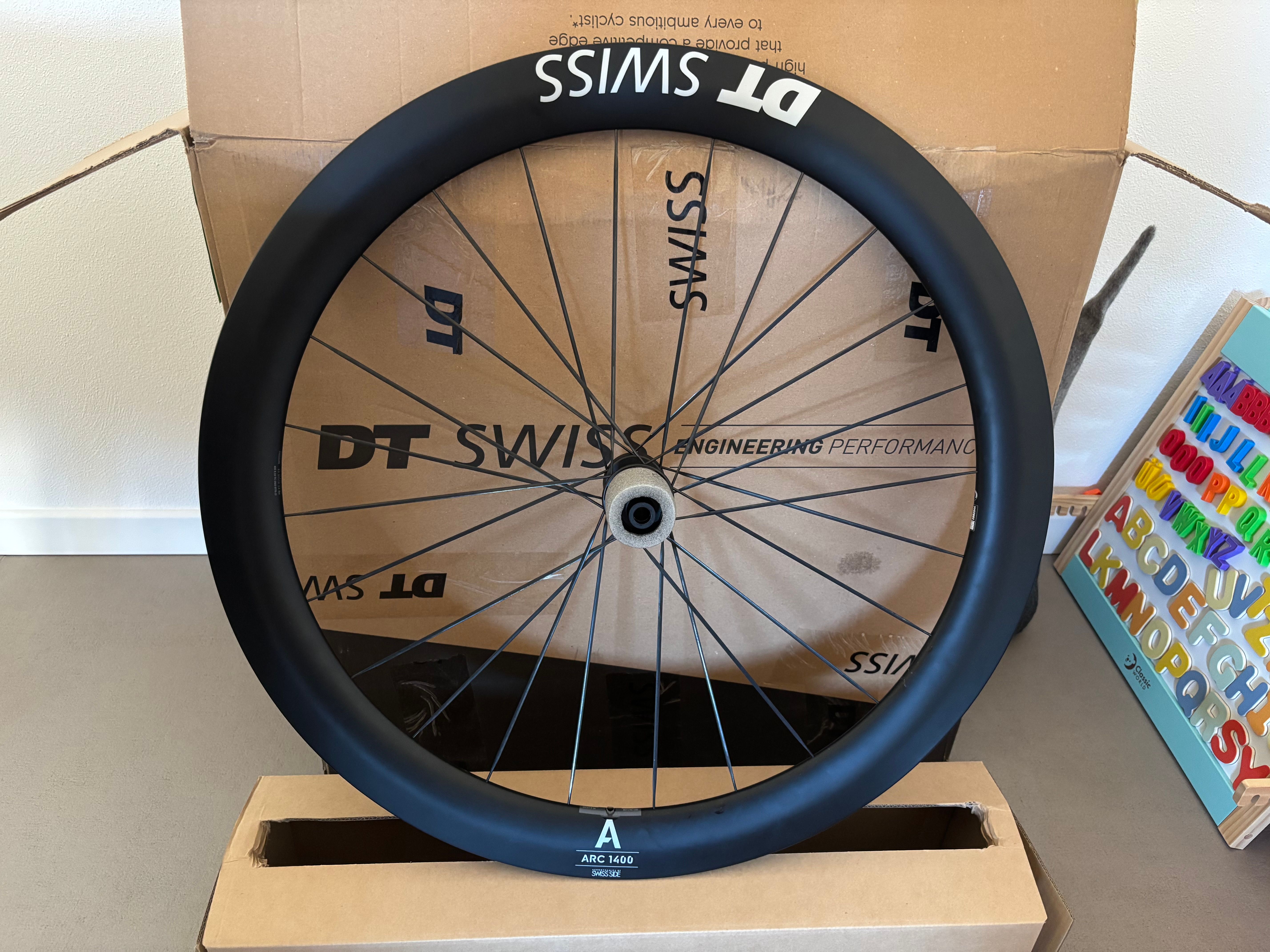 【美品】DT SWISS ARC 1400 DICUT DB 前:50 後:62 DT SWISS ( ディーティースイス ) ロードバイク用ホイール(ディスク