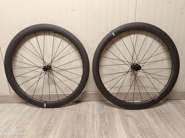 Used CSC 50mm Disc Shimano 2025 bike — image 1 of 14