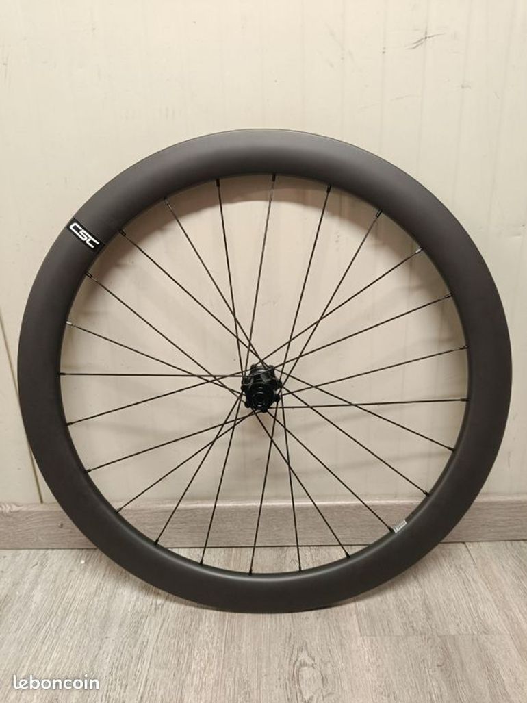 Used CSC 50mm Disc Shimano 2025 bike — image 4 of 14