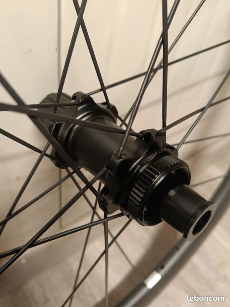 Used CSC 50mm Disc Shimano 2025 bike — image 9 of 14