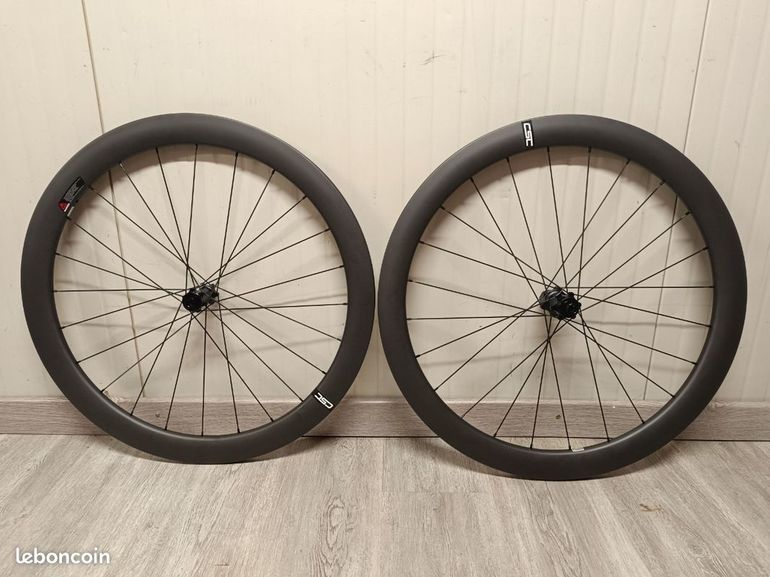 Used CSC 50mm Disc Shimano 2025 bike — image 2 of 14