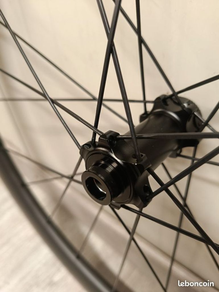 Used CSC 50mm Disc Shimano 2025 bike — image 10 of 14
