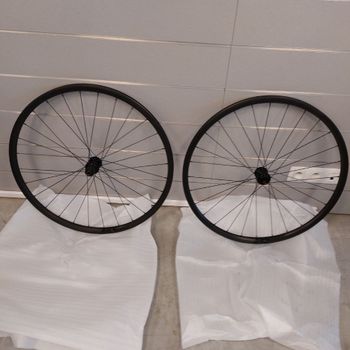 Used Syncros RP2.0 2025 bike — image 1 of 2