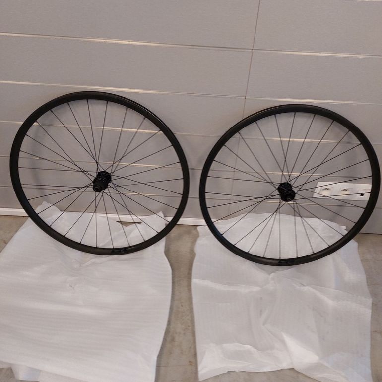 Used Syncros RP2.0 2025 bike — image 1 of 2