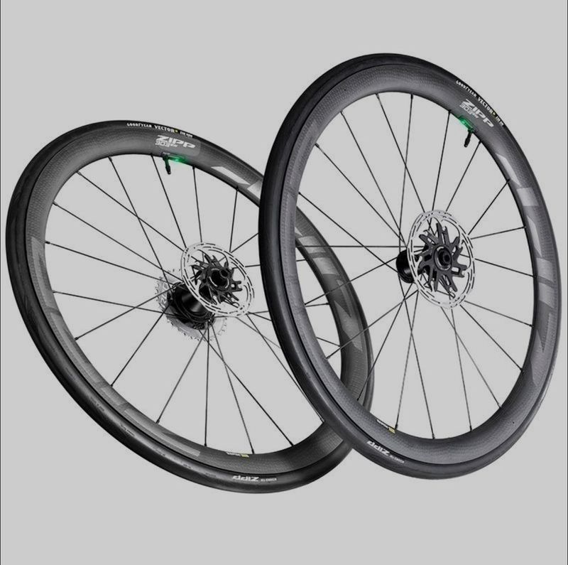 Zipp 303SW con sensores AXS 2025 Wheels usato