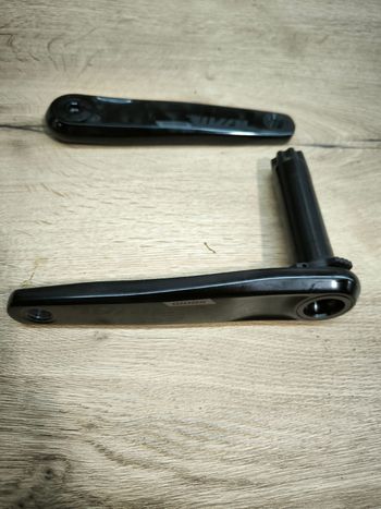 Sram, Rival