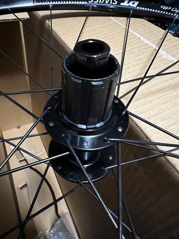 Used Dt Swiss R470db Disk 2020 bike — image 3 of 4