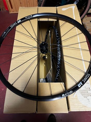 Used Dt Swiss R470db Disk 2020 bike — image 1 of 4