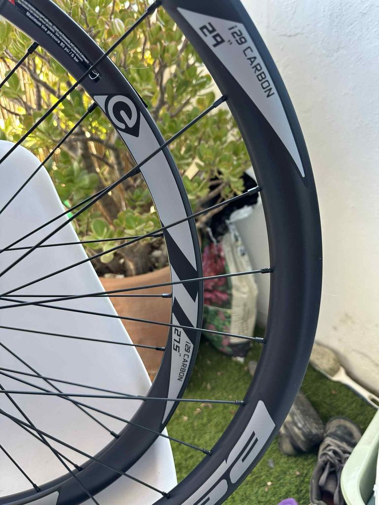 Tweedehands Fsa i29 Carbon 2024 bike — afbeelding 3 van 4