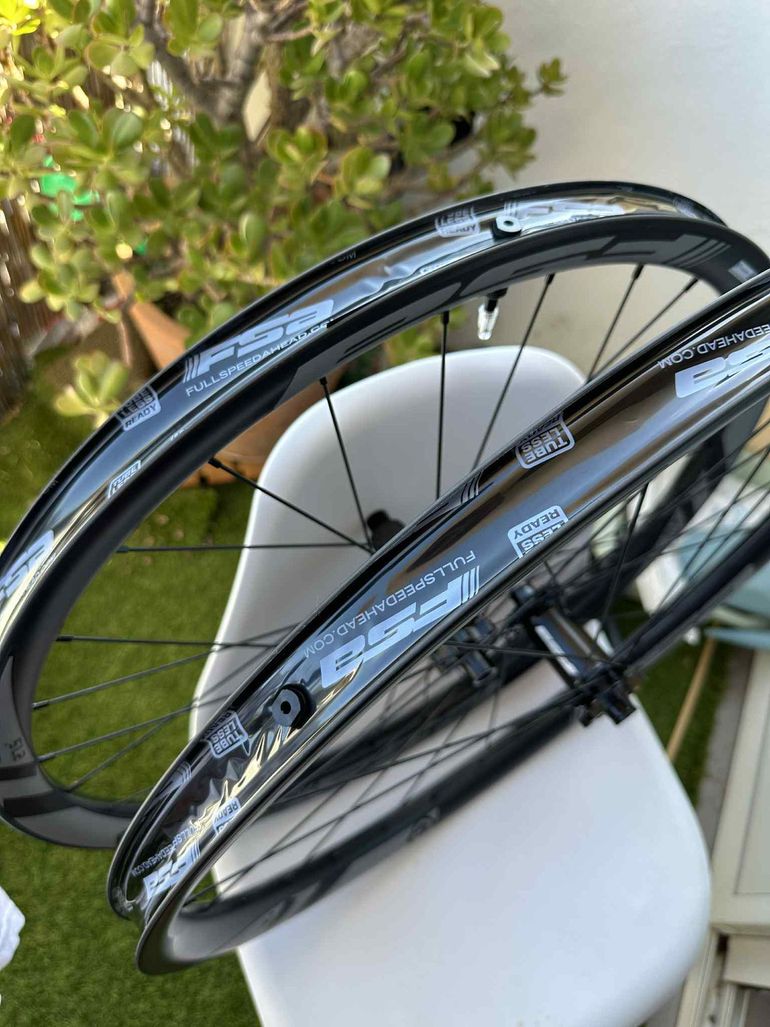 Tweedehands Fsa i29 Carbon 2024 bike — afbeelding 2 van 4