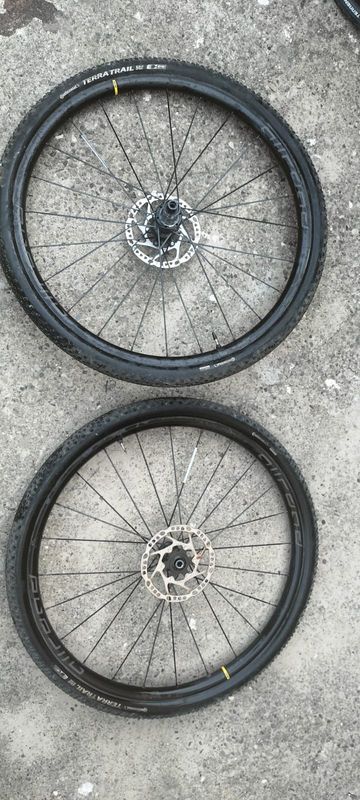 Used Mavic Allroad 2021 bike — image 1 of 5
