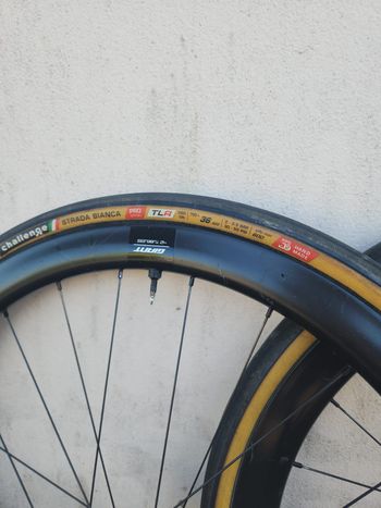 Used Giant SLR 2 2021 bike — image 2 of 4
