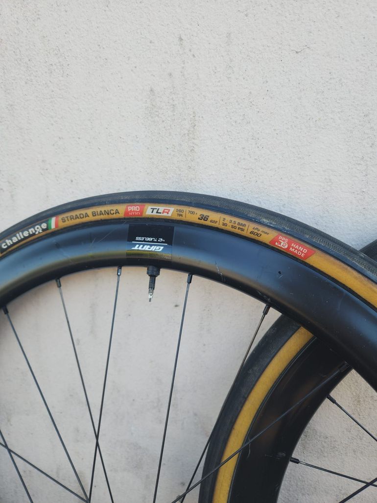 Used Giant SLR 2 2021 bike — image 2 of 4