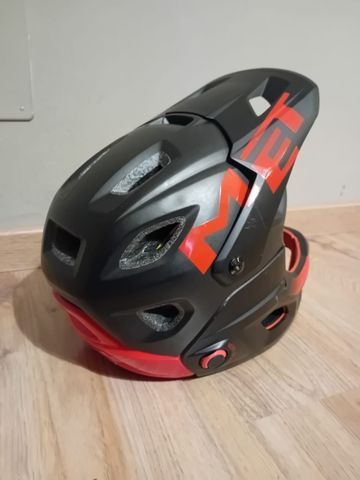 Tweedehands MET Parachute mcr mips nero/rosso 2022 bike — afbeelding 2 van 6