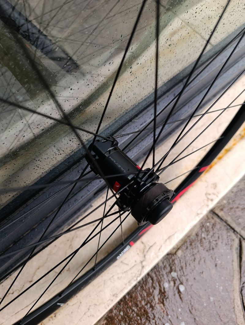 Fulcrum RACING 400 DISK 2024 bike d'occasion — image 4 sur 5