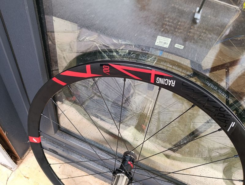 Fulcrum RACING 400 DISK 2024 bike d'occasion — image 2 sur 5