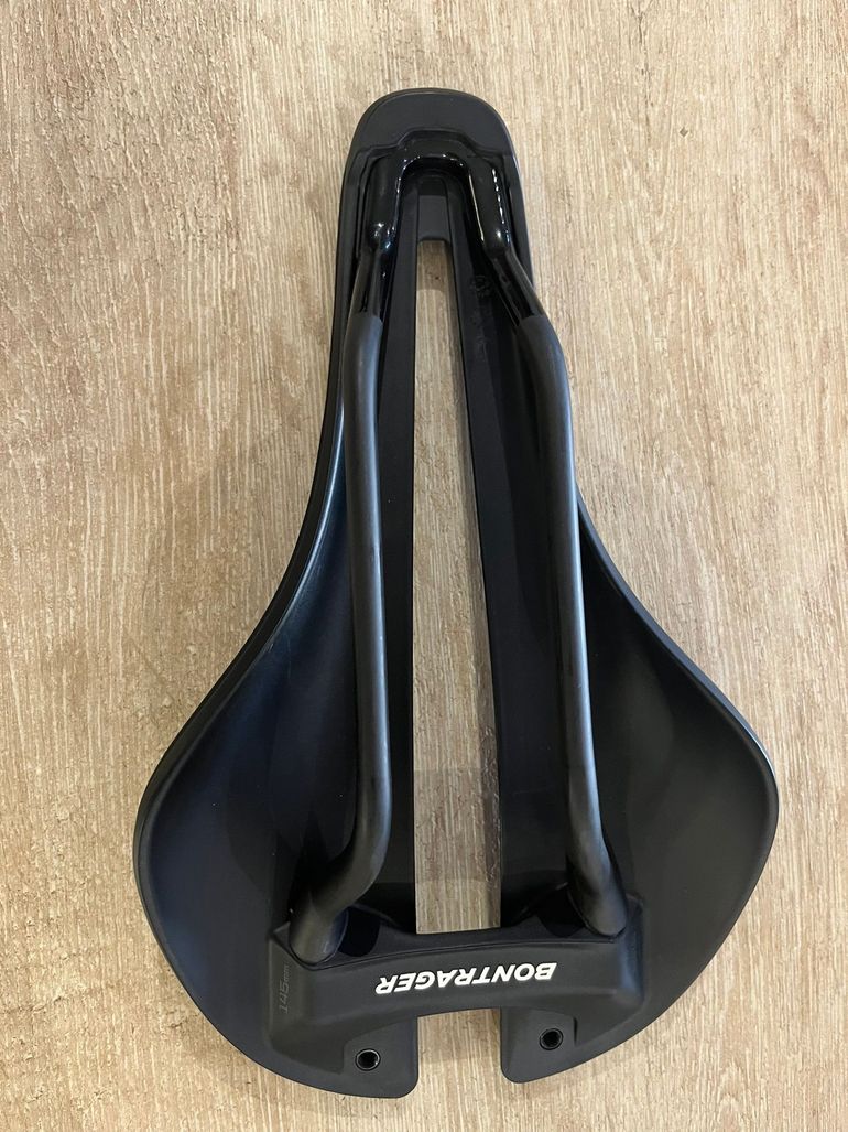 パーツ Bontrager Aeolus Pro carbon rails 145mm Bontrager Aeolus Pro Bike Saddle - Trek Bikes