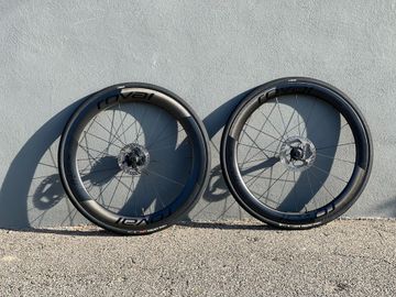 Used Roval clx 2 2024 bike — image 1 of 5