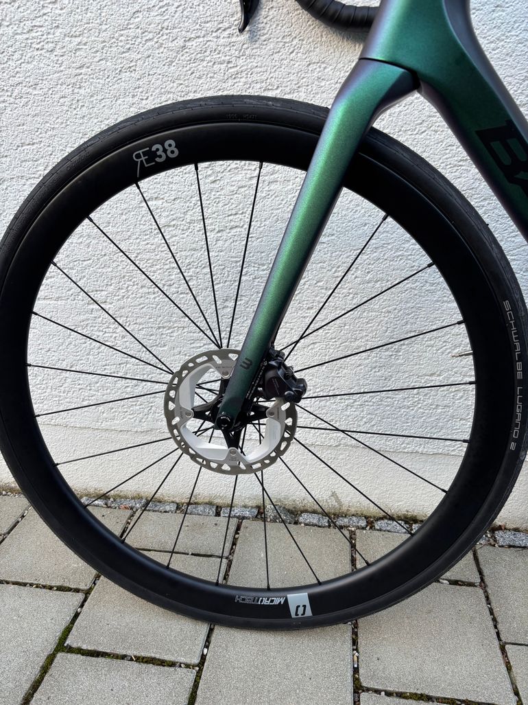 Used MICROTECH RE38 2025 bike — image 2 of 9