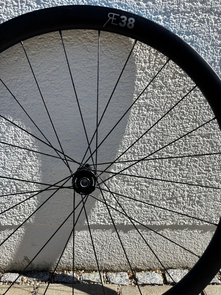 Used MICROTECH RE38 2025 bike — image 5 of 9