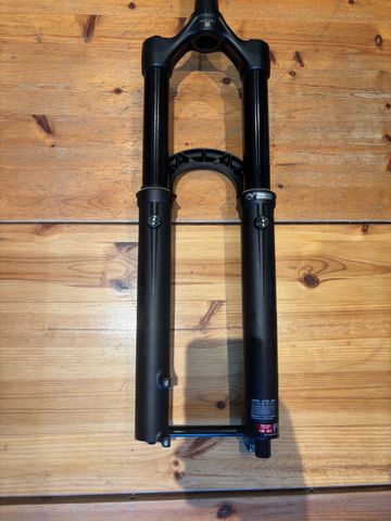 Used RockShox Fox 38 Float Performance 2023 bike — image 6 of 6