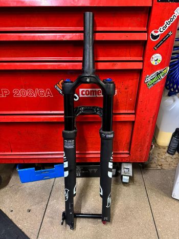 Tweedehands fox 32 performance step cast 2024 bike — afbeelding 2 van 3