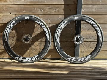 Używany Zipp 454 NSW 2022 Wheels
